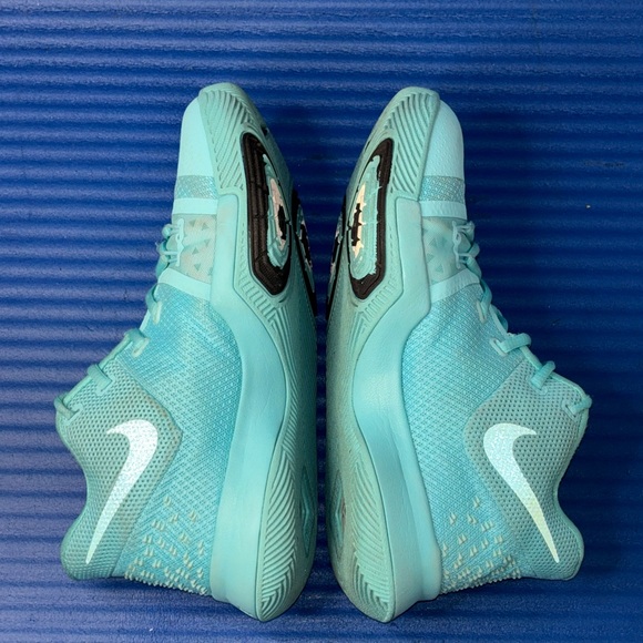 Size 6Y- GS Nike Kyrie 3 Aqua Tiffany Teal Blue Sneakers 859466-401 Women’s 7.5 - Picture 6 of 8